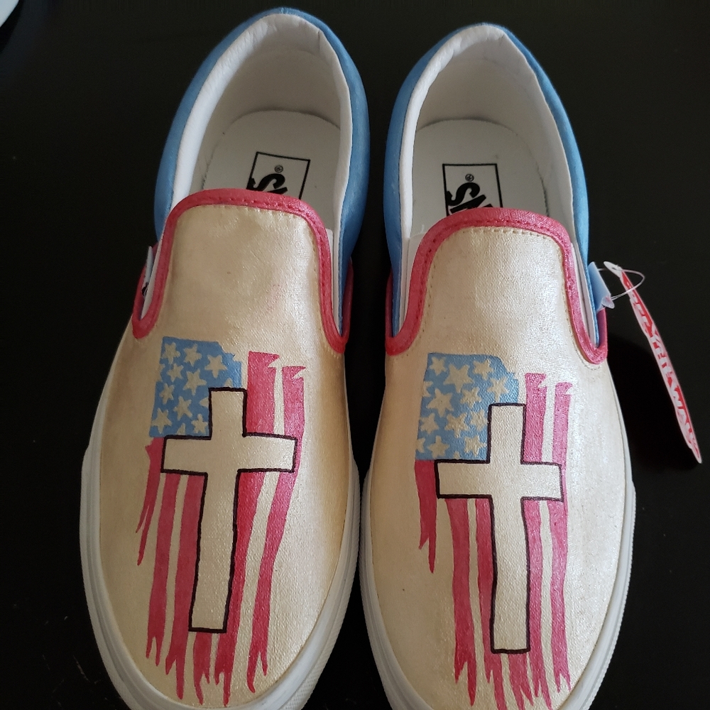 NEW WOMAN'S AMERICANA VANS SIZE 9.5